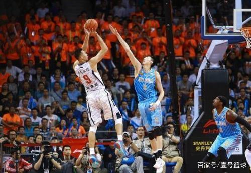 攻线上锐不 攻线上锐不